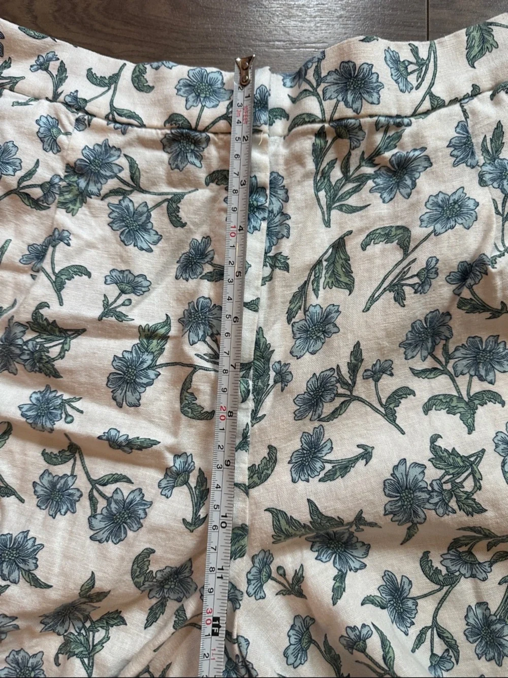 JCrew linen blend shorts in floral pattern. Has pockets!